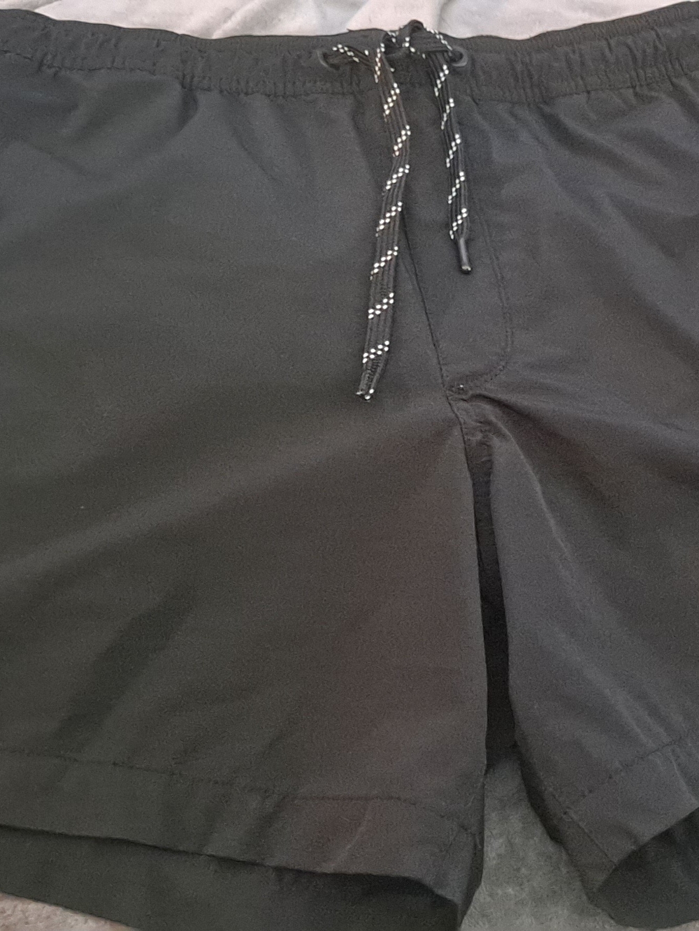 GAP Black Mesh-Lined Swim Shorts with White Drawstring Xl